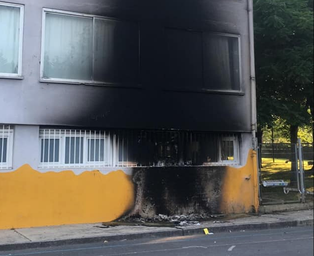 Incendios provocados causan daños materiales en la ikastola Salbatore Mitxelena de Zarautz