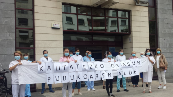 Concentración frente a los hospitales en defensa de la sanidad pública