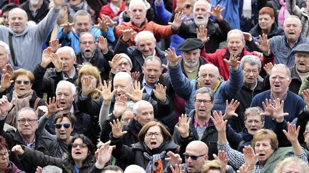 Pensionistas vascos exigen que se investigue lo ocurrido en las residencias