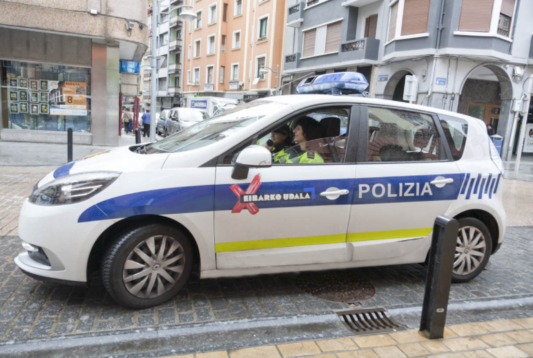 La Policía Local de Eibar tendrá que llevar armas de fuego