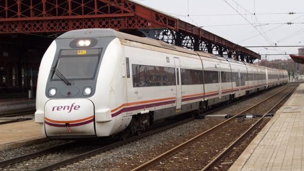 Renfe confía en CAF para renovar su flota